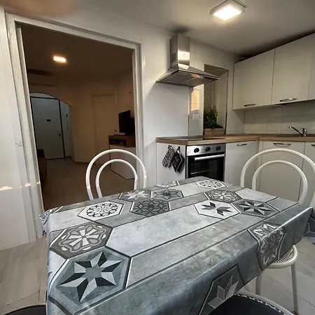 Brezza Marina 11 Apartament *